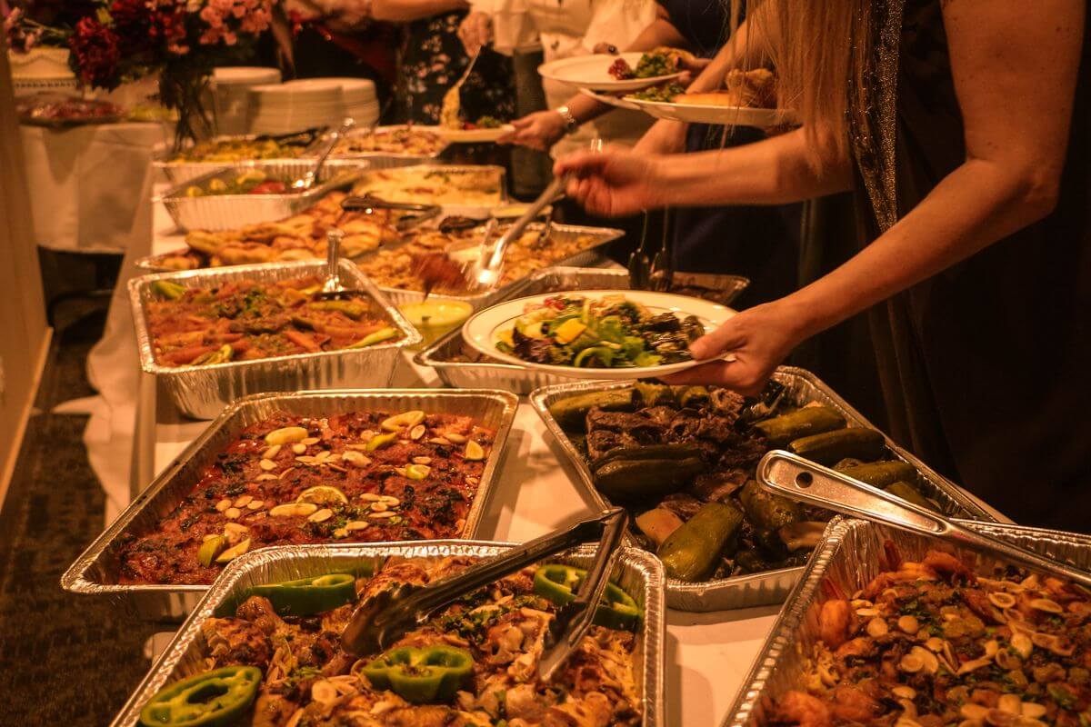 Un repas entièrement cuisiné par un traiteur à l'occasion d'un repas pro